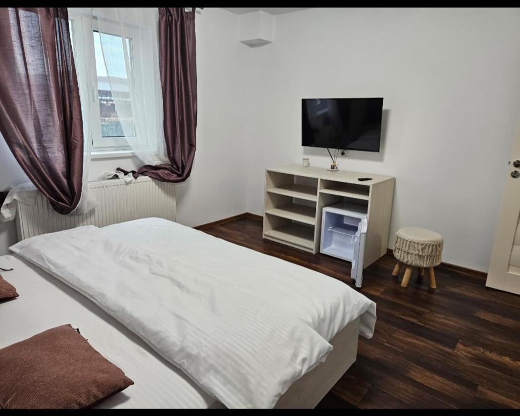 Casa Coco Hotel Curtea de Argeş Buitenkant foto